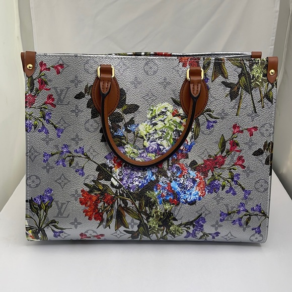 2022 Limited Edition Louis Vuitton OntheGo MM tote - Picture 2 of 7